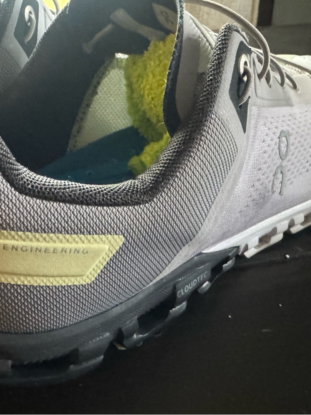 On Running Men's Gray and black Cloudswift Running Shoes size 12